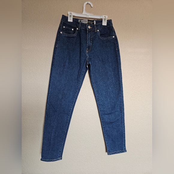 Levi's Silvertab Mini Mom Tapered Slim Jeans 26 - Picture 2 of 10